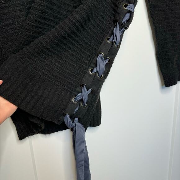 Free People Hearts In Laces Black Oversized Lace Up Sweater Size XS - Picture 4 of 7